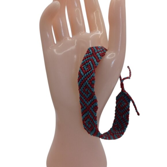 Unisex Bracelet Woven Macramé Thread Labyrinth Design - Picture 3 of 8